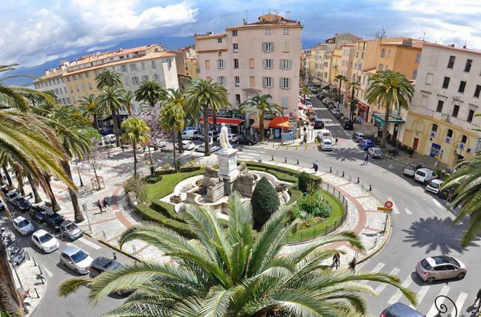 דירות אז'אקסיו Chambre Cozy Et Confortable Au Coeur D'Ajaccio מראה חיצוני תמונה